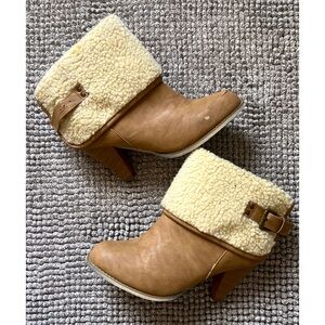 Shoe Dazzle 8.5 Alissa Tan Ankle Booties.